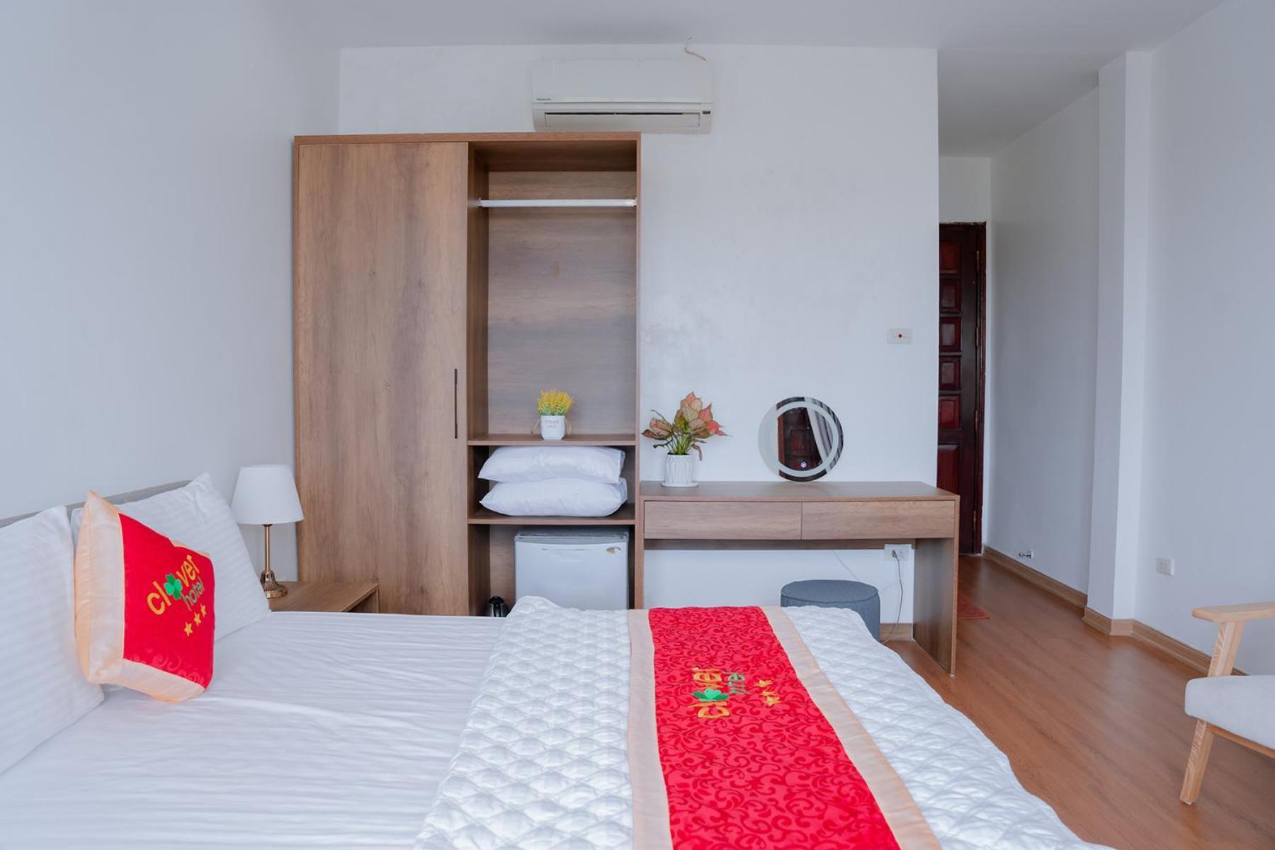 Clover Hotel